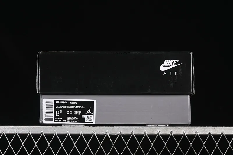 All Categories Air Jordan Jordan Series Basketball Shoes Air Jordan 11 Air Jordan 11 Retro "Rare Air" AJ11 Joe 11 Royal Blue Real Standard Real Carbon High Top Basketball Shoes IH0296-400